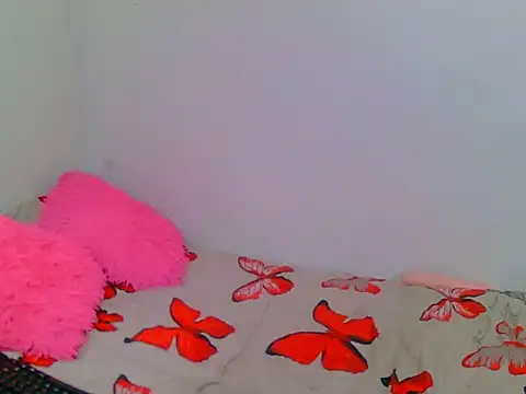 Snapshot of SweetSavage18 chatting on November 2025 10:03:01 AM SweetSavage18 online show from November 2025 10:03:01 AM