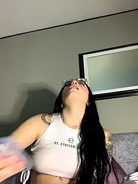 Snapshot of Naomii2 chatting on November 2025 03:08:02 AM Naomii2 online show from November 2025 03:08:02 AM