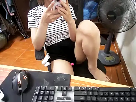 ---Lusi03--- online show from April 2026 03:46:02 PM