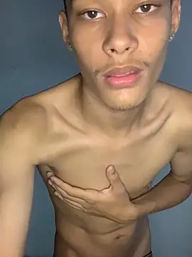 Snapshot of novinholimah chatting on November 2025 01:16:01 AM novinholimah online show from November 2025 01:16:01 AM