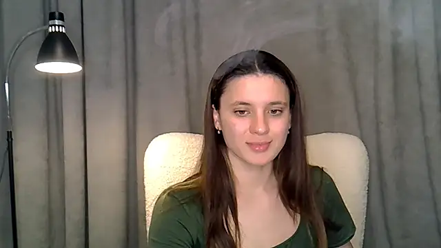 Snapshot of KiraHoney chatting on June 2026 07:35:02 PM KiraHoney online show from June 2026 07:35:02 PM