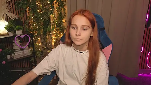 Snapshot of MarthaMack chatting on November 2025 01:32:02 PM MarthaMack online show from November 2025 01:32:02 PM