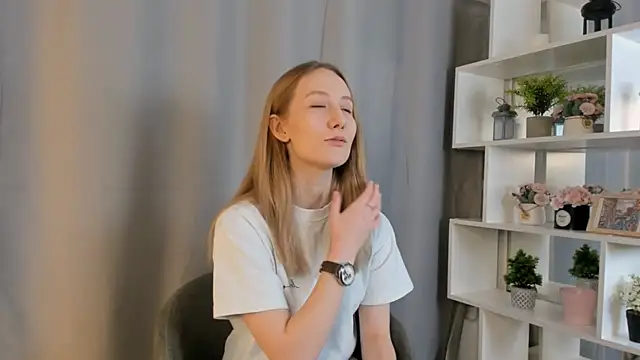 Snapshot of NikoleOwen chatting on November 2025 08:25:01 AM NikoleOwen online show from November 2025 08:25:01 AM