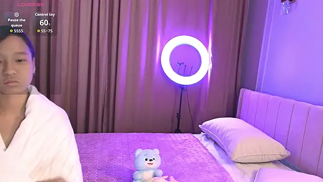 lihnpham online show from November 2025 01:33:01 AM