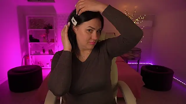 VelvetLuck online show from April 2026 05:43:02 AM