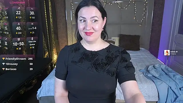 Snapshot of VelvetLuck chatting on May 2026 01:33:01 AM VelvetLuck online show from May 2026 01:33:01 AM