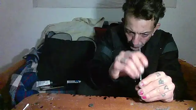 Snapshot of 00Travsharongomez chatting on November 2025 04:04:01 AM 00Travsharongomez online show from November 2025 04:04:01 AM