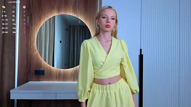 Snapshot of DorisCandelario chatting on November 2025 03:25:01 PM DorisCandelario online show from November 2025 03:25:01 PM