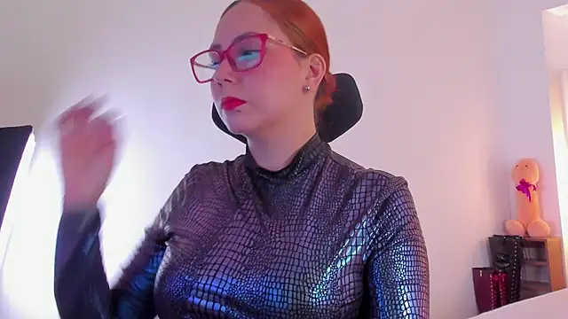 MistressErza online show from July 2026 03:16:01 PM