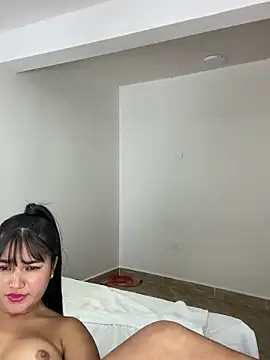 Snapshot of LiaAcosta chatting on November 2025 04:44:02 AM LiaAcosta online show from November 2025 04:44:02 AM