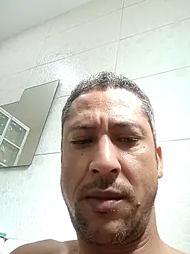 Arrombador20 online show from April 2026 01:09:02 PM