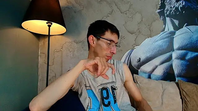 ZyroNight online show from November 2025 04:49:01 PM