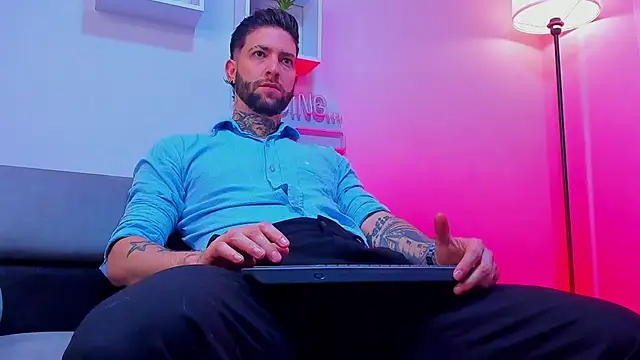 Supreme Alpha online show from November 2025 03:06:01 AM