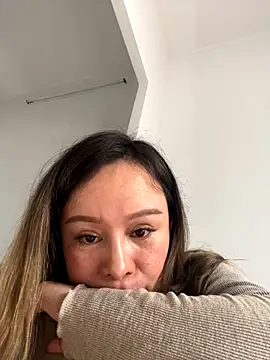 Snapshot of thu-cuoi chatting on November 2025 05:40:01 AM thu-cuoi online show from November 2025 05:40:01 AM