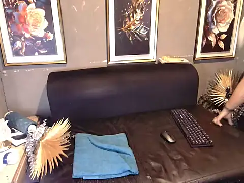 Slipperyebony online show from November 2025 06:58:01 AM