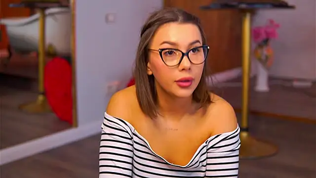 Snapshot of KarinaKokhana chatting on November 2025 09:41:01 AM KarinaKokhana online show from November 2025 09:41:01 AM