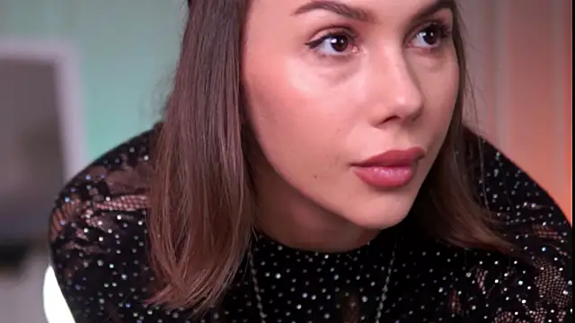 Snapshot of KarinaKokhana chatting on November 2025 09:30:01 AM KarinaKokhana online show from November 2025 09:30:01 AM