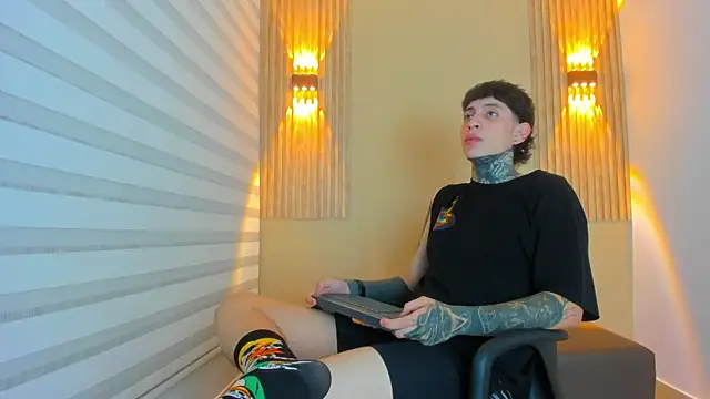 DANTE ARMSTRONG online show from November 2025 03:51:02 AM