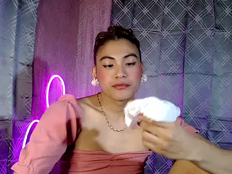 Snapshot of ursexykittykat_xx chatting on April 2026 03:07:01 PM ursexykittykat xx online show from April 2026 03:07:01 PM