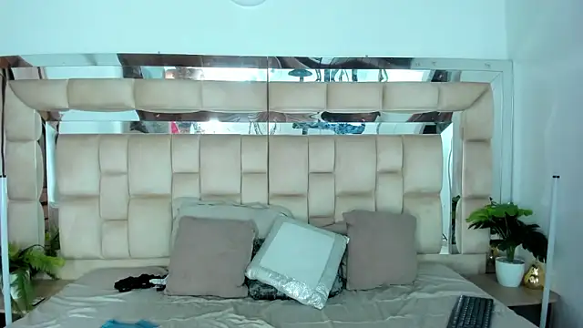 HotVoltage online show from December 2025 11:48:01 AM