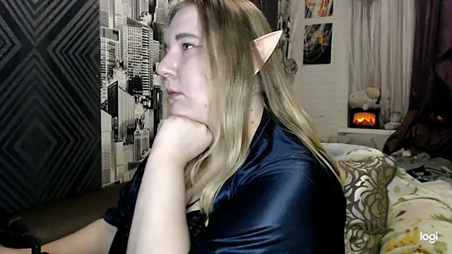Snapshot of SecretGoddesss chatting on November 2025 03:23:01 PM SecretGoddesss online show from November 2025 03:23:01 PM