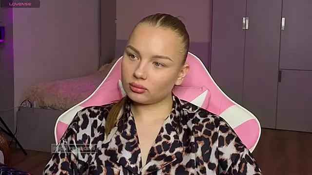 Lunar Flare online show from November 2025 09:37:01 AM