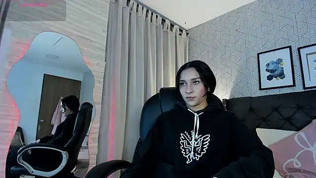 Snapshot of valentina__desire chatting on May 2026 11:48:02 AM valentina desire online show from May 2026 11:48:02 AM