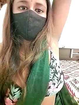 Snapshot of LoveLy-Soneya chatting on November 2025 03:45:01 PM LoveLy-Soneya online show from November 2025 03:45:01 PM