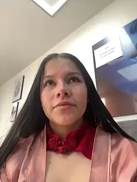 Snapshot of violettabond chatting on November 2025 02:49:02 PM violettabond online show from November 2025 02:49:02 PM