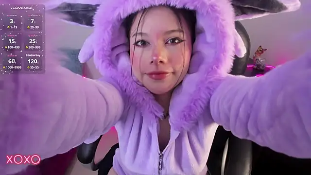 Snapshot of violettabond chatting on November 2025 12:49:02 PM violettabond online show from November 2025 12:49:02 PM