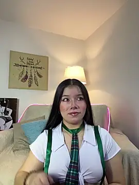 Snapshot of violettabond chatting on December 2025 12:45:02 PM violettabond online show from December 2025 12:45:02 PM