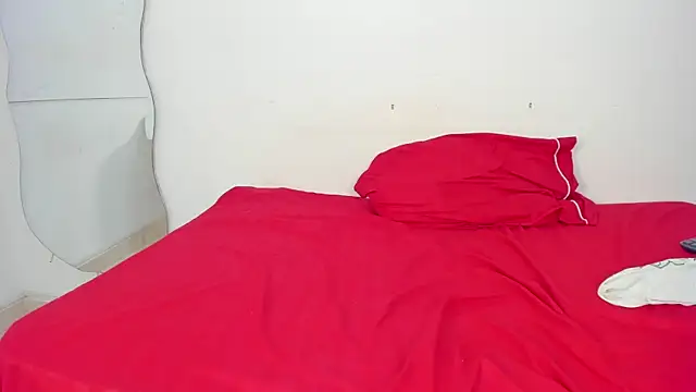 kendra lovv online show from December 2025 07:44:01 PM