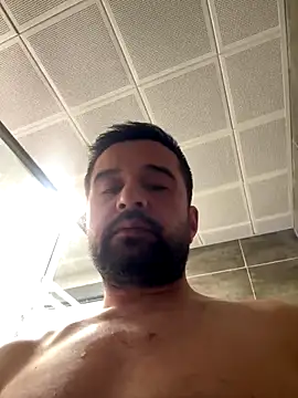 Snapshot of NiktirGit31 chatting on December 2025 11:31:02 PM NiktirGit31 online show from December 2025 11:31:02 PM