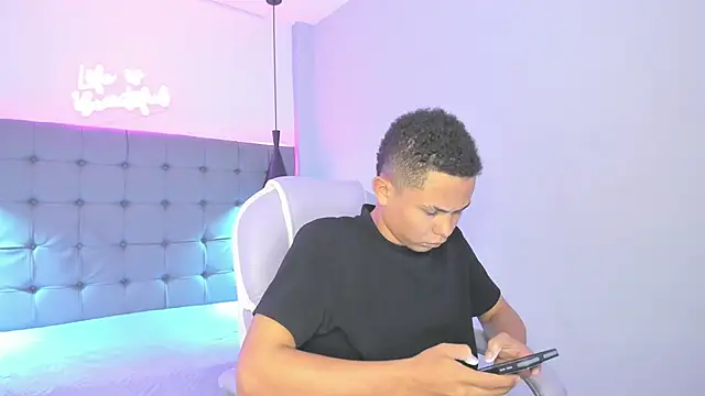 Liams18 online show from November 2025 03:16:01 AM