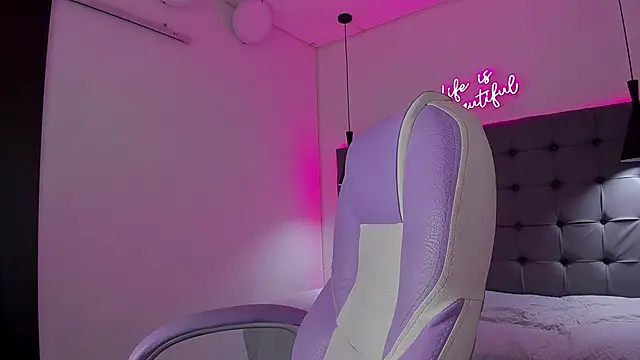 Liams18 online show from November 2025 03:42:02 AM