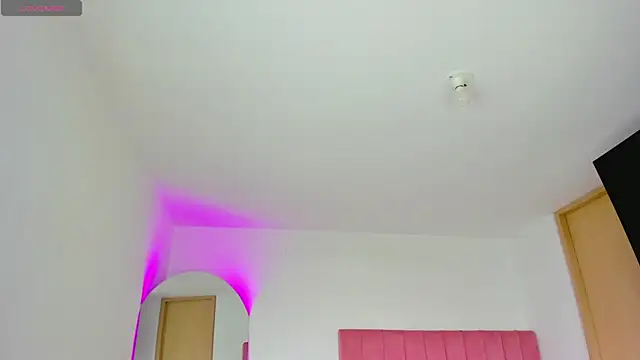 Janettcruz online show from April 2026 09:09:02 PM