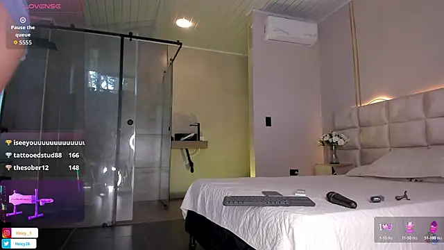 Heicy--01 online show from November 2025 08:18:02 PM