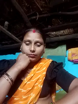 Snapshot of MiniBeast_2 chatting on November 2025 04:29:01 PM MiniBeast 2 online show from November 2025 04:29:01 PM