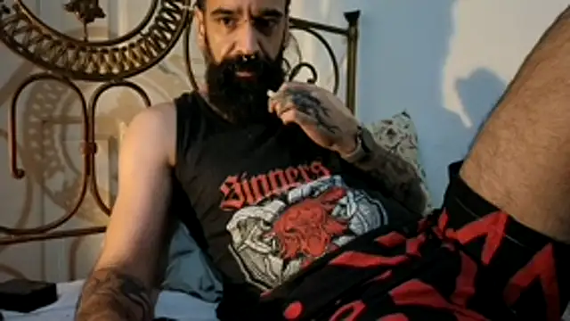 Snapshot of Cloudmanson chatting on November 2025 06:35:01 AM Cloudmanson online show from November 2025 06:35:01 AM