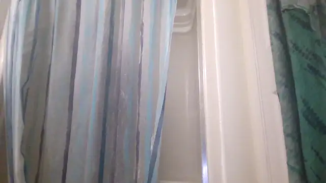 Snapshot of iratherbeunbothered chatting on November 2025 09:31:02 AM iratherbeunbothered online show from November 2025 09:31:02 AM