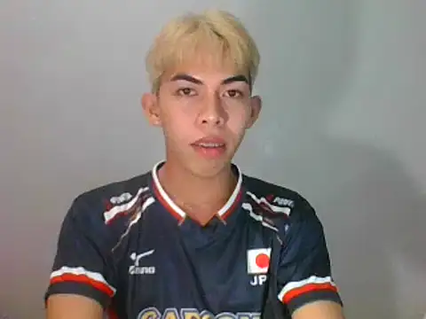 Urhotsilverboy online show from May 2026 07:40:02 PM