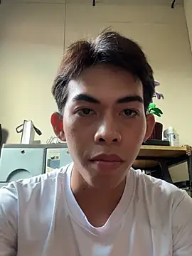 Snapshot of Urhotsilverboy chatting on July 2026 07:59:01 AM Urhotsilverboy online show from July 2026 07:59:01 AM