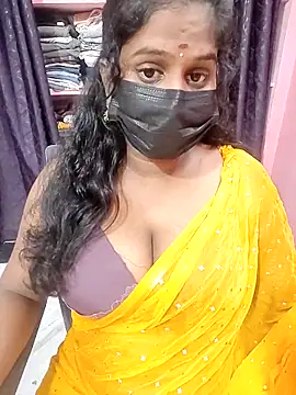 Snapshot of Keerthee_ chatting on November 2025 11:53:02 AM Keerthee online show from November 2025 11:53:02 AM