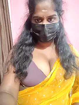 Snapshot of Keerthee_ chatting on November 2025 09:20:01 AM Keerthee online show from November 2025 09:20:01 AM