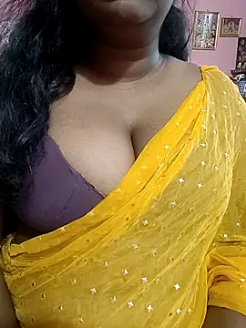 Snapshot of Keerthee_ chatting on November 2025 08:24:01 AM Keerthee online show from November 2025 08:24:01 AM