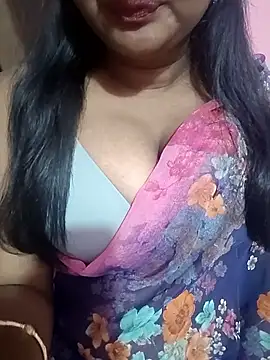 Snapshot of Keerthee_ chatting on November 2025 06:11:02 PM Keerthee online show from November 2025 06:11:02 PM