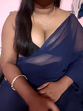 Snapshot of Keerthee_ chatting on December 2025 05:30:01 PM Keerthee online show from December 2025 05:30:01 PM