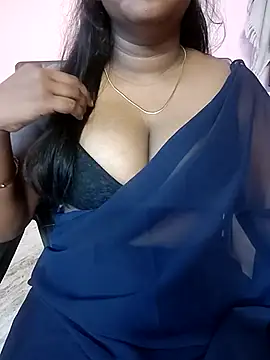 Snapshot of Keerthee_ chatting on December 2025 07:06:02 AM Keerthee online show from December 2025 07:06:02 AM