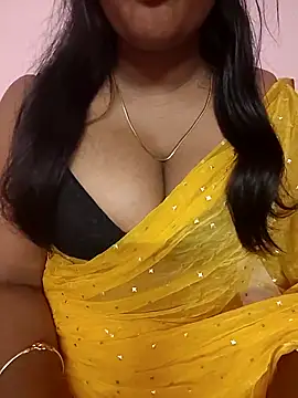 Snapshot of Keerthee_ chatting on December 2025 06:26:01 PM Keerthee online show from December 2025 06:26:01 PM