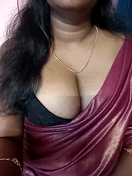 Snapshot of Keerthee_ chatting on December 2025 06:20:01 AM Keerthee online show from December 2025 06:20:01 AM